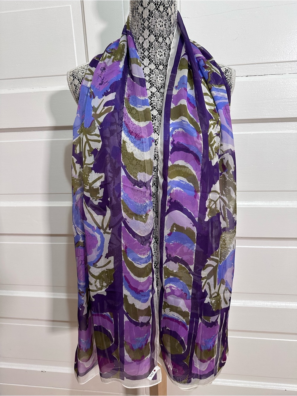 Vintage Vera Neumann 100% Silk Scarf Wrap Beach Sarong Oblong 40” x 70”